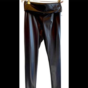 Silver Icing NWT. Pleather leggings. Size M.